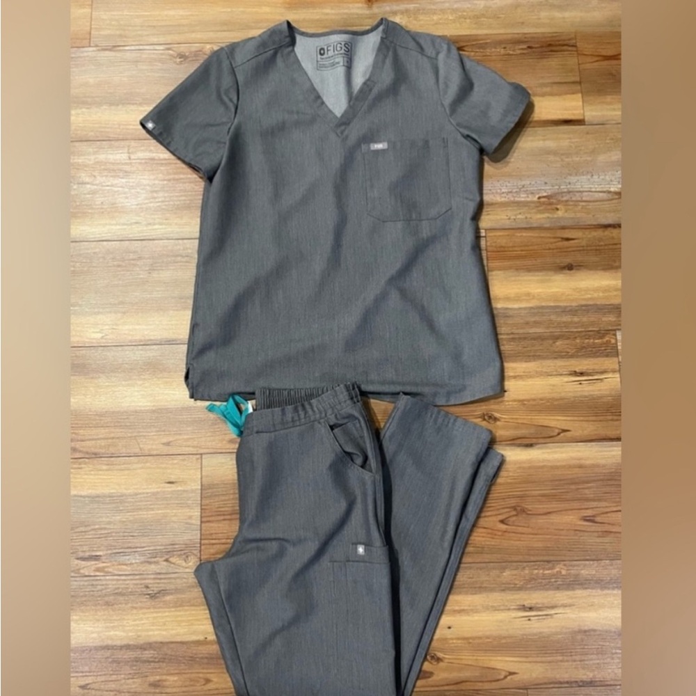 Figs Charcoal Scrub Set